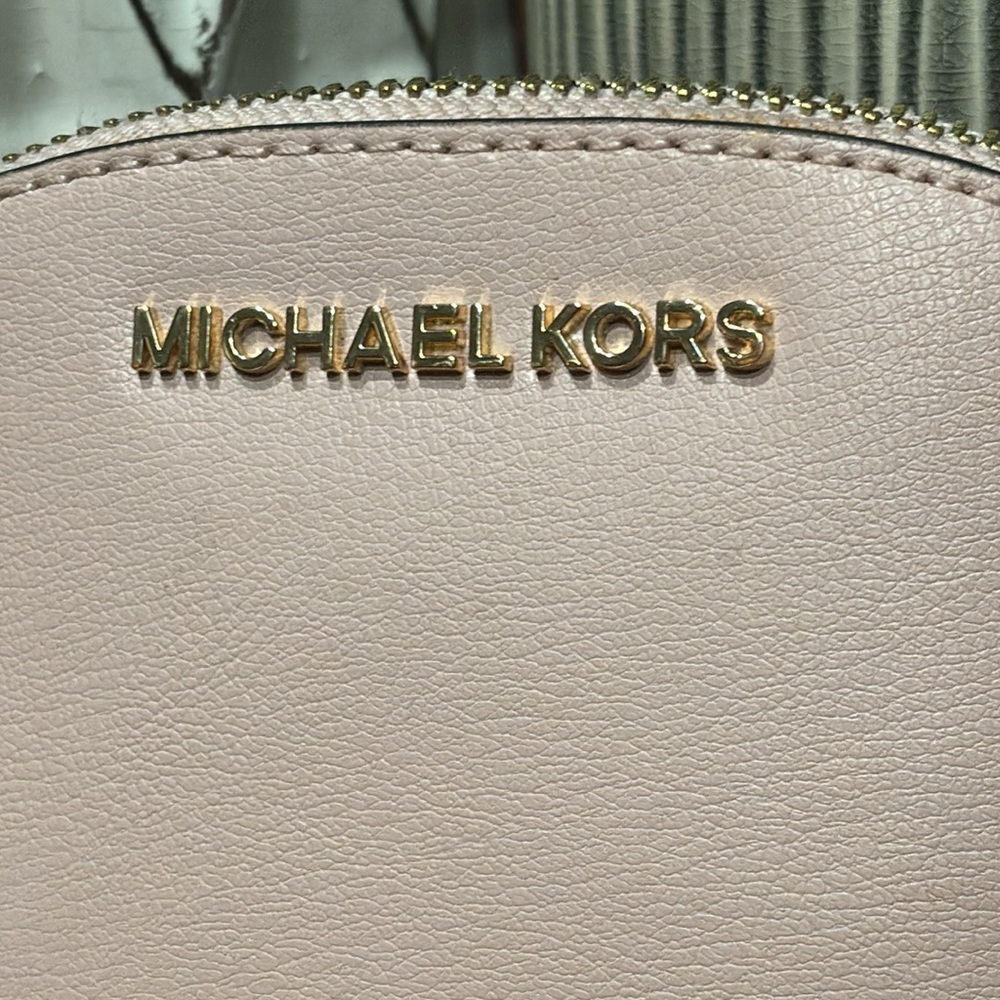 Michael Kors Cindy Pale Pink Leather Dome Makeup Bag Travel Pouch - Picture 2 of 13